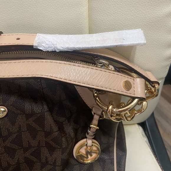 Michael Kors EUC Fulton satchel two way crossbody or shoulder bag gold hardware - Picture 3 of 13